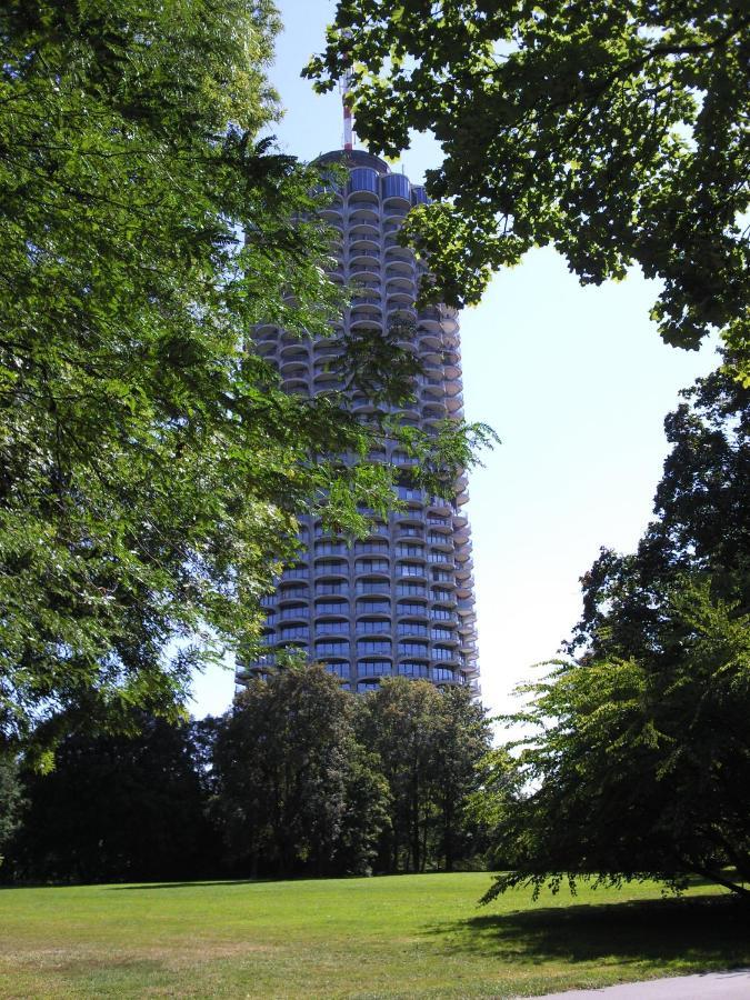 Hotelturm Apartment Аугсбург Екстер'єр фото